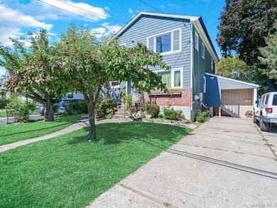 1 Pequot Ave unit 2, Port Washington, NY 11050 - photo 2