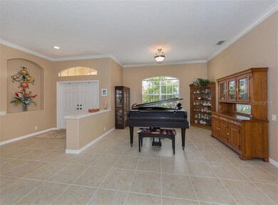 Dining Area, Double Door Entry