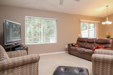 006-Living_Room-2198580-small