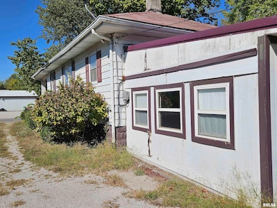 505 N James St, Centralia, IL 62801 - photo 7