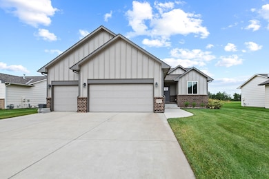 10498 W Wilkinson St, Maize, KS 67101 - photo 3