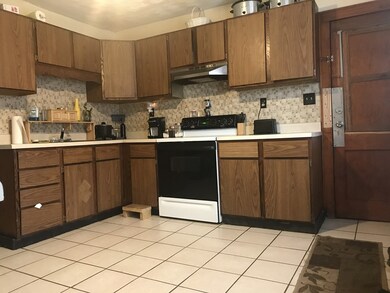 1345 Worcester St unit 1347, Indian Orchard, MA 01151 - photo 2