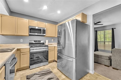 824 Brandy Oaks Ln, Stone Mountain, GA 30088 - photo 4