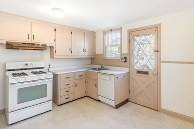 51 Sunset Dr, Beverly, MA 01915 - photo 5