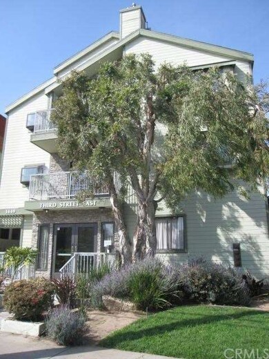 Tasteful, well maintained building with only 11 un