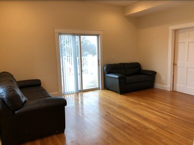 39 Chestnut St unit St, Stoneham, MA 02180 - photo 2