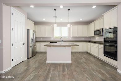 15719 W Laurel Ln, Surprise, AZ 85379 - photo 3