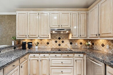 110 Marseille Dr, Hurst, TX 76054 - photo 7