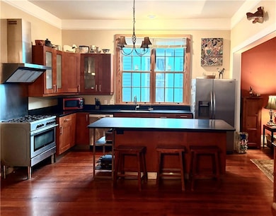 Great kitchen with tons of workspace and great isl