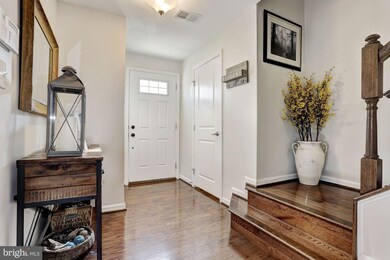 936 Magnolia Blossom Ct, Sykesville, MD 21784 - photo 2