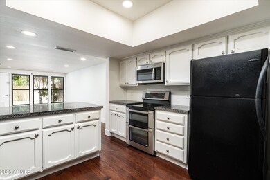 16-4434 E Camelback Rd #132 (16 of 39)