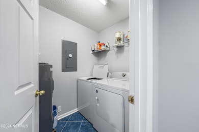 3030MarshWindsCircle205-7
