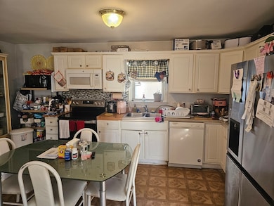 37 Tuttle St, Revere, MA 02151 - photo 4