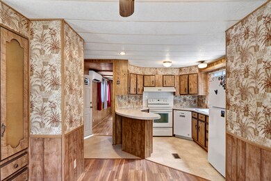 1544 emerald dr-12