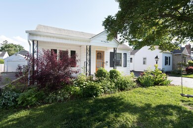 563 Richards Rd, Columbus, OH 43214 - photo 2