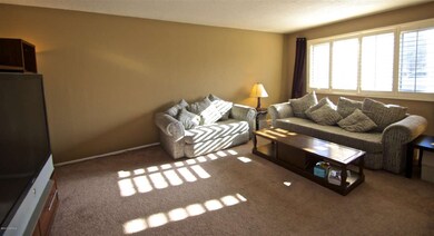 Villa 1517 N