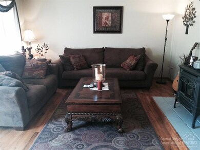 1348 NE Thompson Dr, Bend, OR 97701 - photo 4