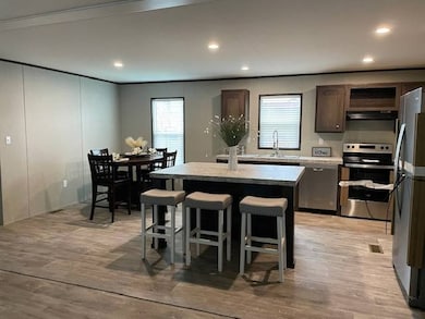 2300 Ward Bend Rd unit 117, Sealy, TX 77474 - photo 2