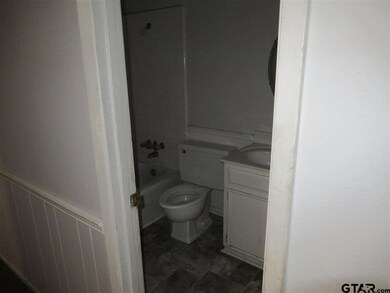 3600 3600 Cloverdale, Tyler, TX 75701 - photo 7