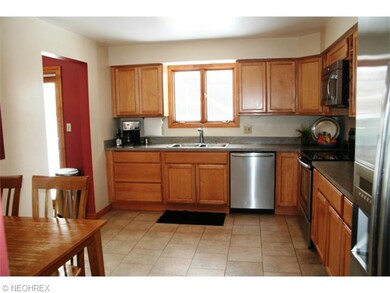 Updated kitchen with Kraftmaid cabinets, textured 