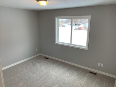 825 E Dunham Ave, Des Moines, IA 50315 - photo 5