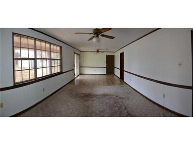 Photo. Living room & dining room