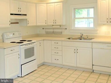 222 S 12th St, Purcellville, VA 20132 - photo 7