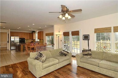 11500 Seneca Forest Cir, Germantown, MD 20876 - photo 4