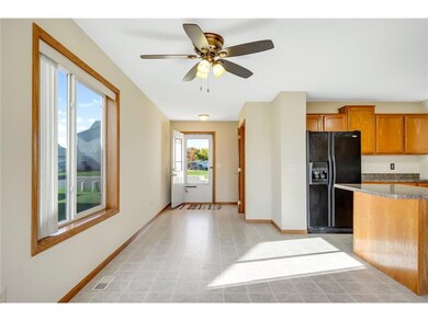 7-web-or-mls-12593 Pond View Rd-04