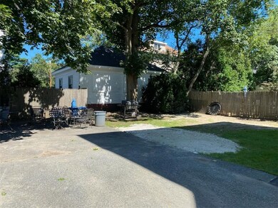 Parking / Yard