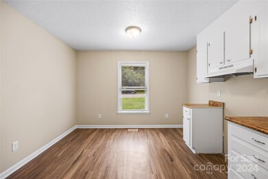 1114 8th St, Statesville, NC 28677 - photo 6