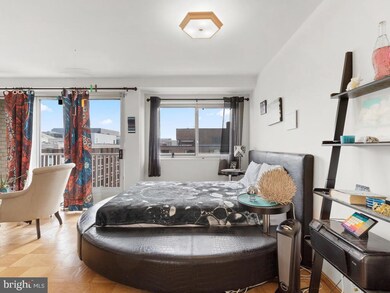 Potomac Plaza Terraces unit 912, Washington, DC 20037 - photo 7