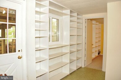 7004 Elkton Dr, Springfield, VA 22152 - photo 3