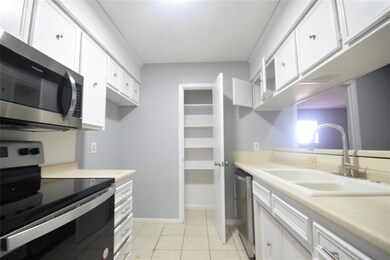 4011 Altamesa Blvd unit 4009, Fort Worth, TX 76133 - photo 4