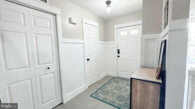 10326 Mockingbird Pond Ct, Burke, VA 22015 - photo 3