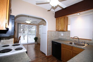 811 21st Ave SW, Cedar Rapids, IA 52404 - photo 6