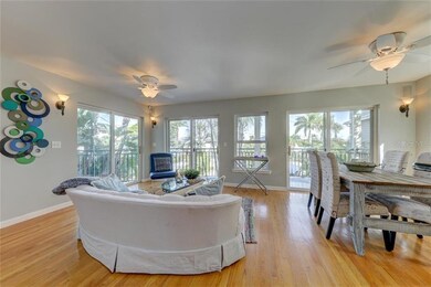 7702 Bayshore Dr, Treasure Island, FL 33706 - photo 5