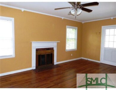 Living Room. Large livingroom with fireplace