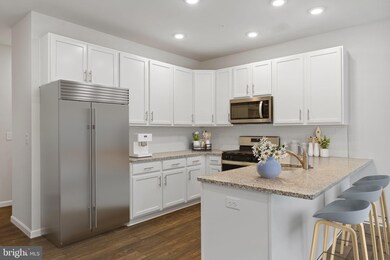 242 Honey Ln, Norristown, PA 19401 - photo 2