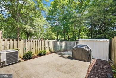 8913 Shamrock Ct, Springfield, VA 22152 - photo 3