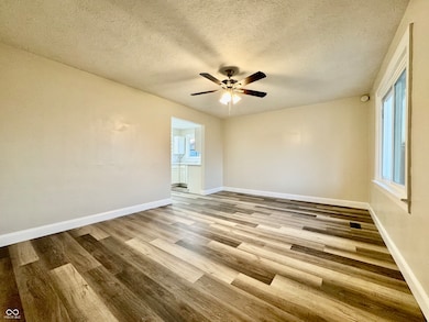 716 W Walnut St, Brownstown, IN 47220 - photo 4