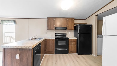 15211 Paradise Cove Dr, Willis, TX 77318 - photo 5