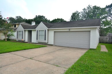 16410 Blackhawk Blvd, Friendswood, TX 77546 - photo 2