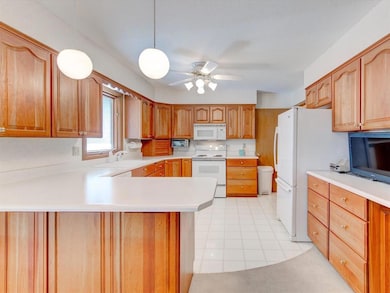 845 S 15th St, Marion, IA 52302 - photo 7