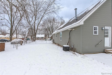 4632 2nd St, Clarkston, MI 48346 - photo 4