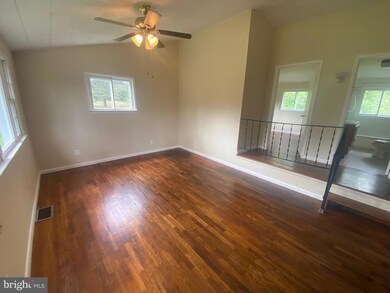 292 Arnold Dr, Hedgesville, WV 25427 - photo 3