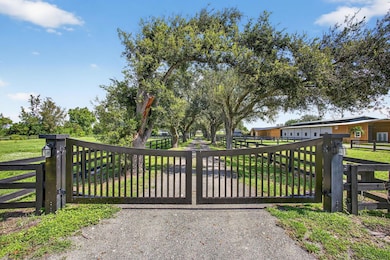 16229 Rustic Rd, Wellington, FL 33470 - photo 2