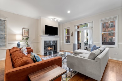 unlisted-address, Chicago, IL 60610 - photo 2