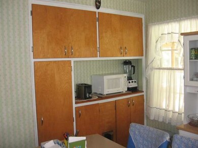 669 S Parkside Ave, Elmhurst, IL 60126 - photo 3