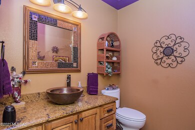 5384 Ent de Sabino Guest Bath